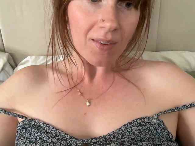 REDHEADROSIE webcam