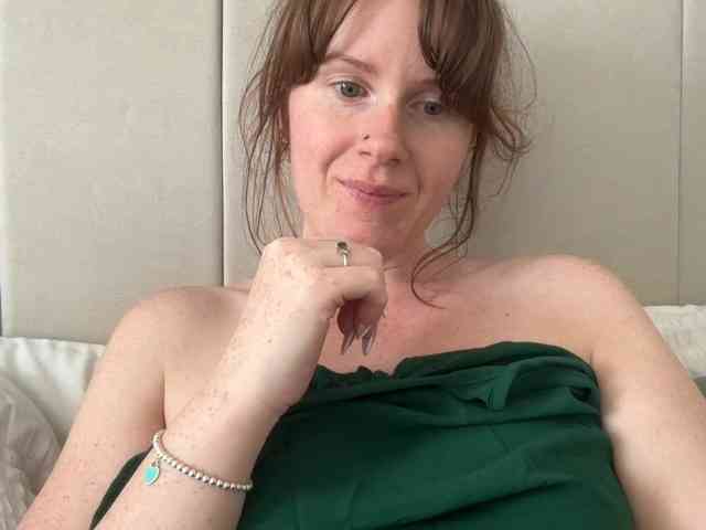 REDHEADROSIE webcam