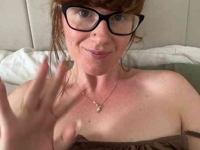 REDHEADROSIE webcam
