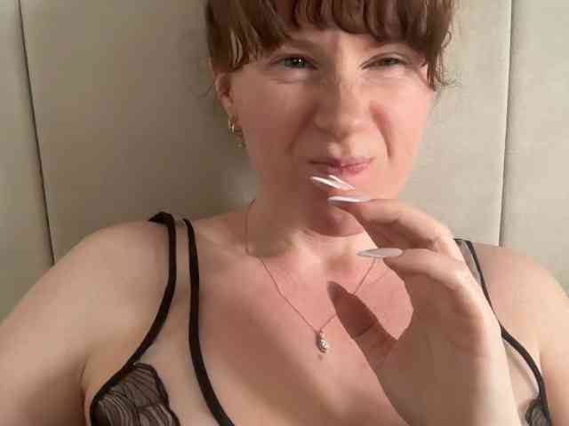 REDHEADROSIE webcam