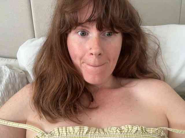 REDHEADROSIE webcam