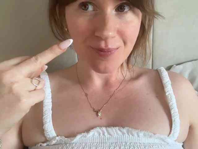 REDHEADROSIE webcam