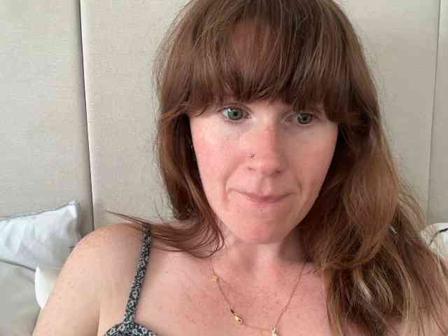 REDHEADROSIE webcam