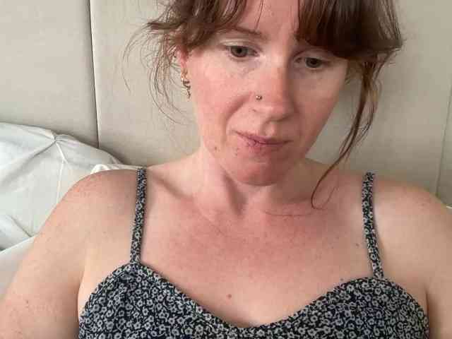 REDHEADROSIE webcam