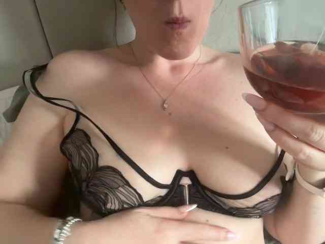 REDHEADROSIE webcam