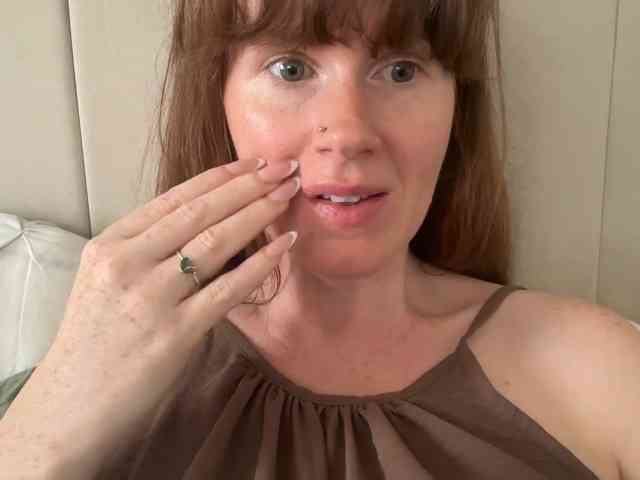 REDHEADROSIE webcam