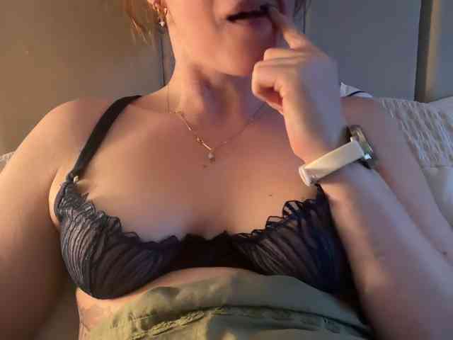 REDHEADROSIE webcam