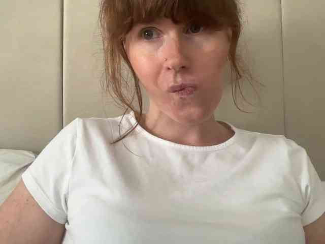REDHEADROSIE webcam