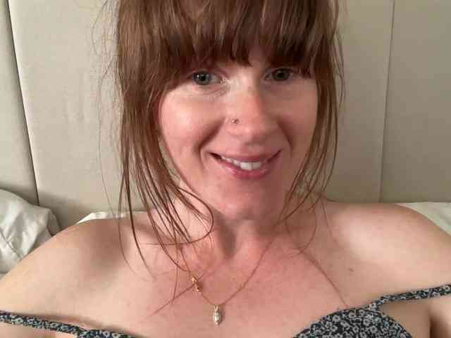 REDHEADROSIE webcam