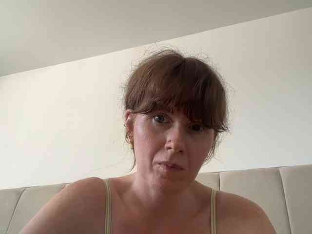 REDHEADROSIE webcam