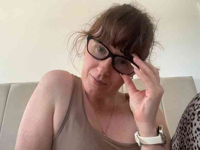 REDHEADROSIE webcam