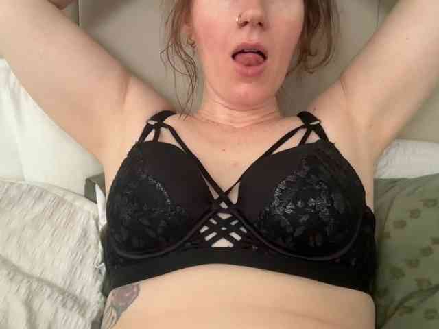REDHEADROSIE webcam