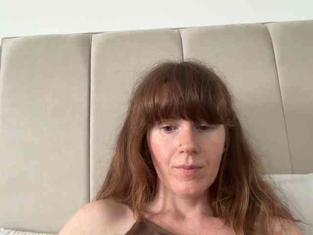 REDHEADROSIE webcam