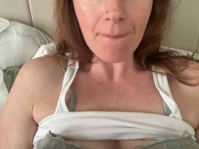 REDHEADROSIE webcam