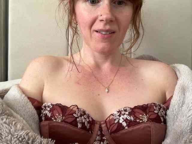 REDHEADROSIE webcam