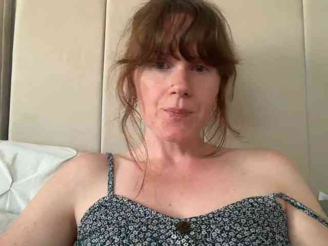 REDHEADROSIE webcam