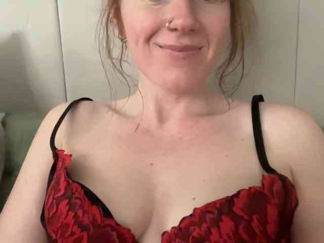 REDHEADROSIE webcam