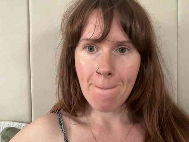 REDHEADROSIE webcam