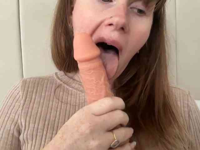 REDHEADROSIE webcam