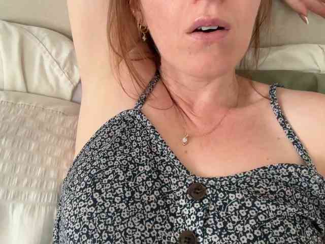 REDHEADROSIE webcam