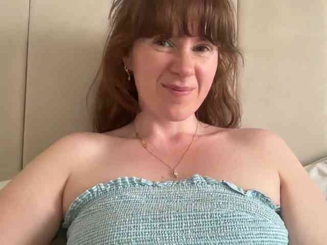 REDHEADROSIE webcam