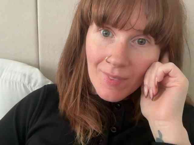 REDHEADROSIE webcam