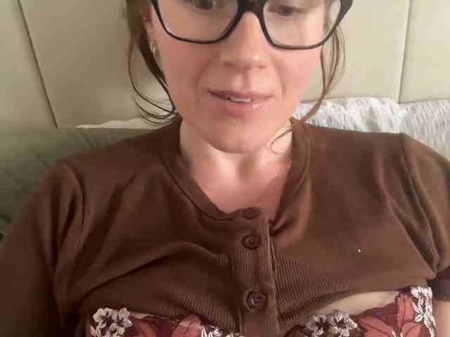 REDHEADROSIE webcam
