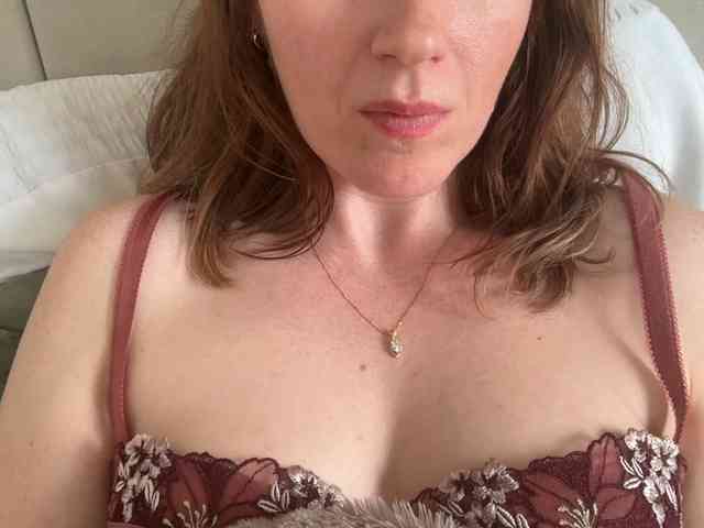 REDHEADROSIE webcam