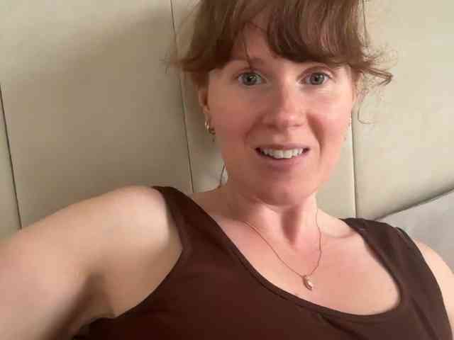 REDHEADROSIE webcam