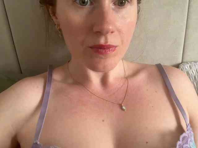 REDHEADROSIE webcam