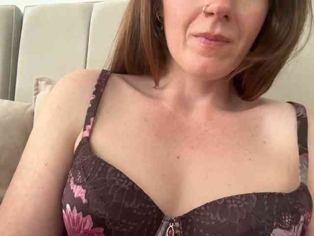 REDHEADROSIE webcam