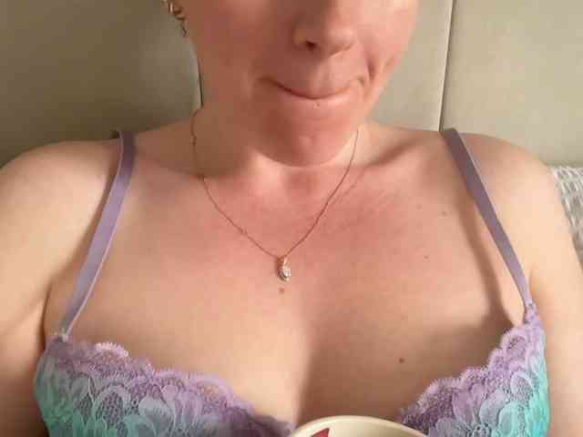 REDHEADROSIE webcam
