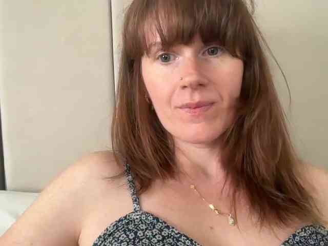 REDHEADROSIE webcam