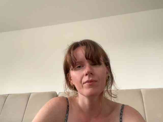 REDHEADROSIE webcam