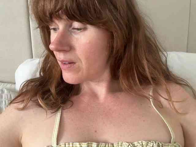 REDHEADROSIE webcam