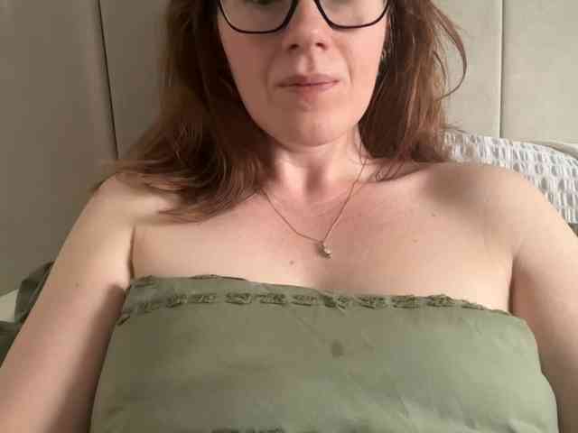 REDHEADROSIE webcam