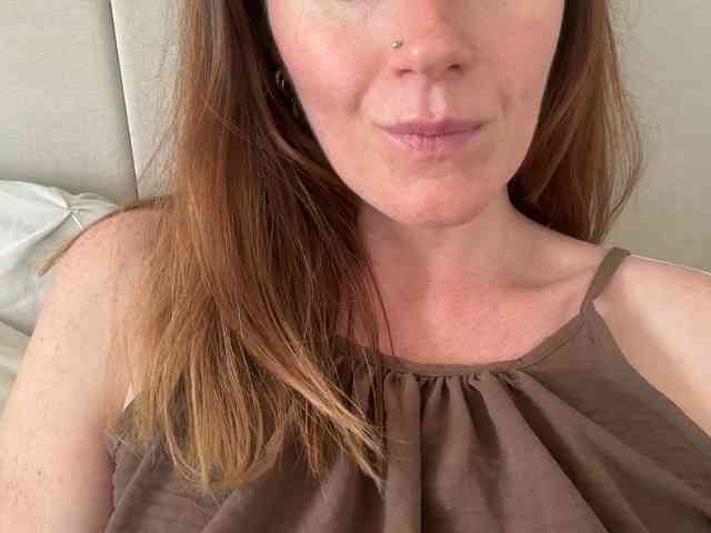 REDHEADROSIE webcam
