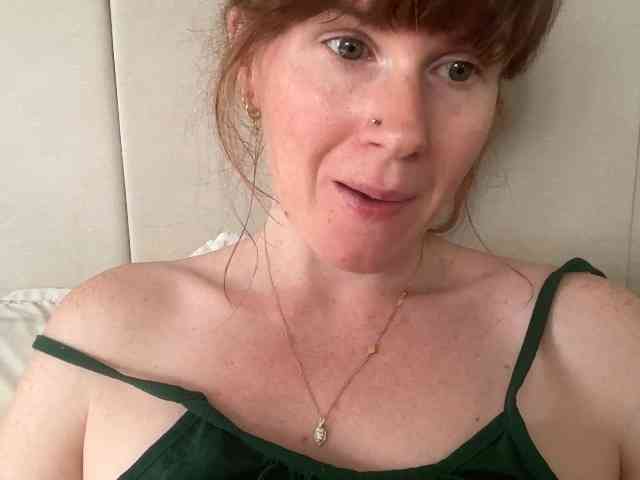 REDHEADROSIE webcam