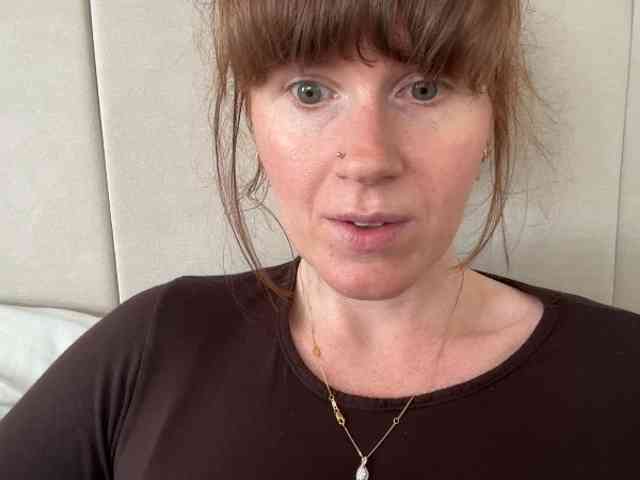 REDHEADROSIE webcam