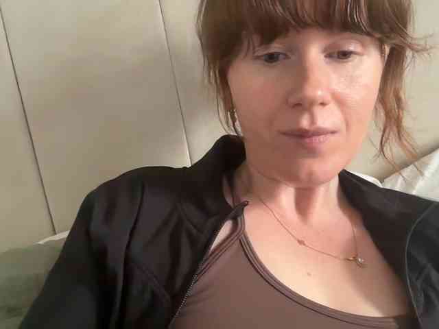 REDHEADROSIE webcam