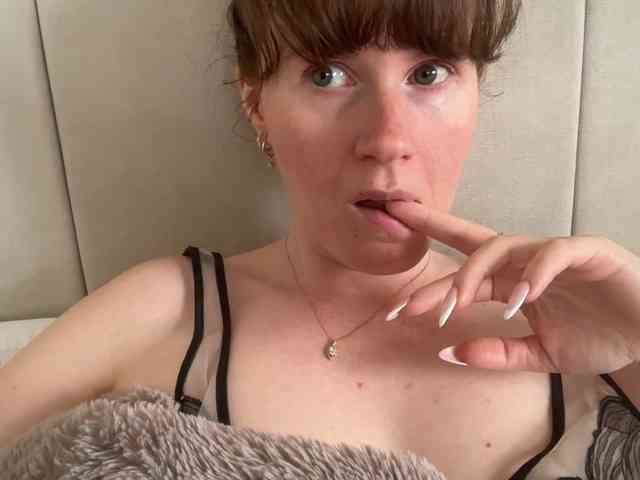 REDHEADROSIE webcam