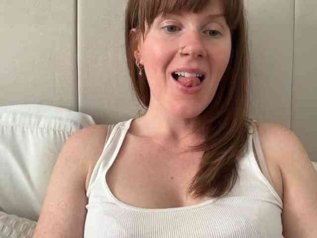 REDHEADROSIE webcam