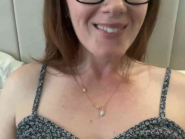 REDHEADROSIE webcam