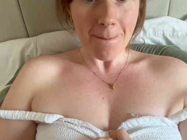 REDHEADROSIE webcam