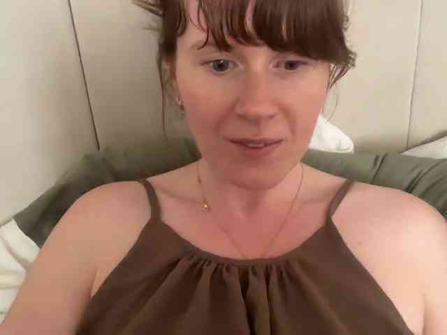 REDHEADROSIE webcam