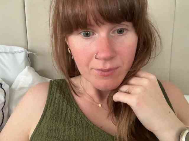 REDHEADROSIE webcam