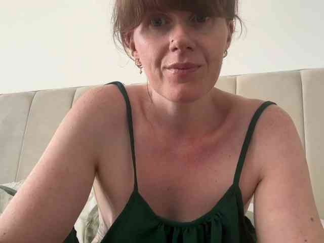 REDHEADROSIE webcam