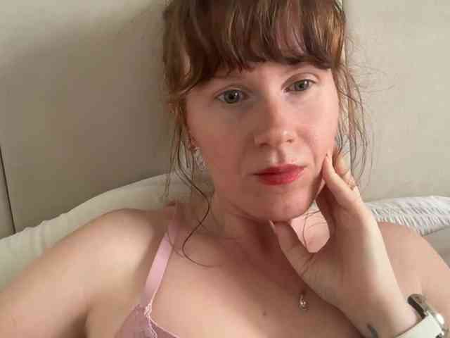 REDHEADROSIE webcam