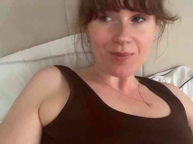 REDHEADROSIE webcam