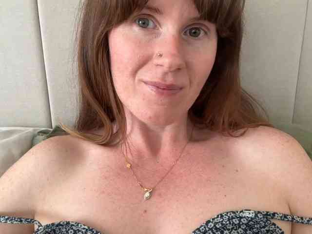 REDHEADROSIE webcam